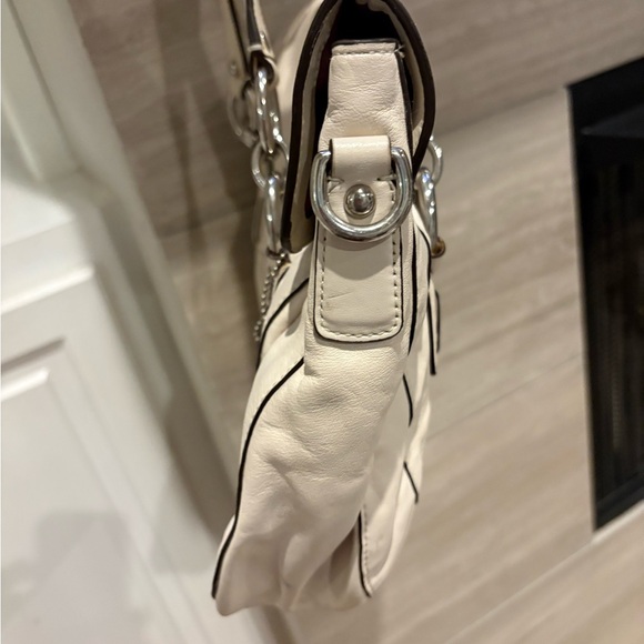 Coach Off-White Shoulder Bag with Silver Hardware - Picture 6 of 9